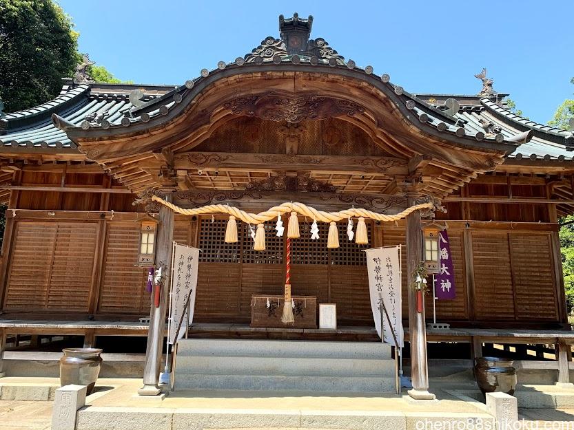 石田神社拝殿