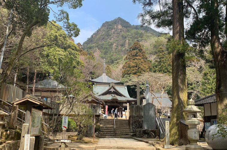 大窪寺と女体山